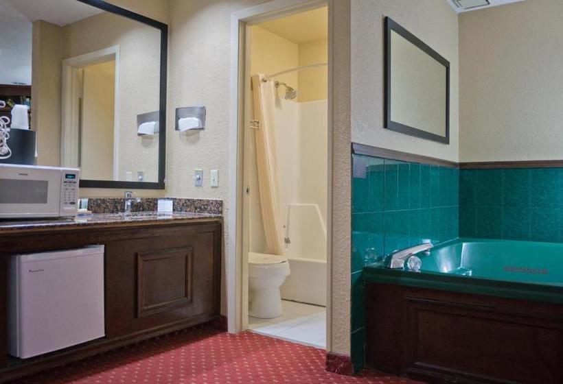 ホテル Days Inn & Suites By Wyndham Coralville / Iowa City