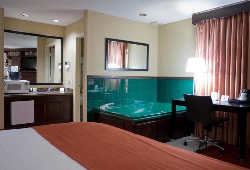 酒店 Days Inn & Suites By Wyndham Coralville / Iowa City