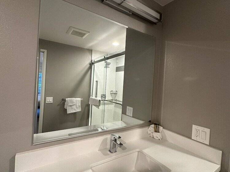 ホテル Studio 6 Corona, Ca West