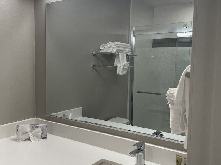 ホテル Studio 6 Corona, Ca West