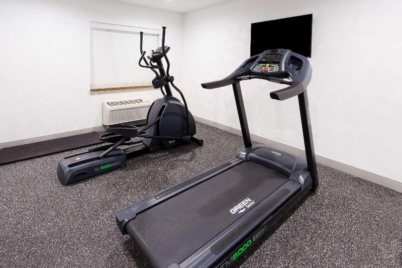 ホテル Studio 6 Corona, Ca West