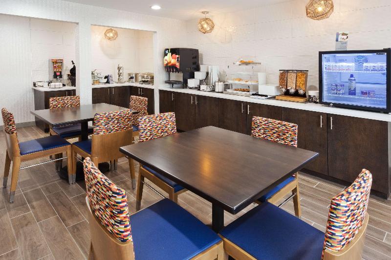 ホテル Studio 6 Corona, Ca West