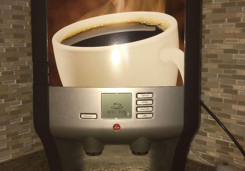 ホテル Studio 6 Corona, Ca West