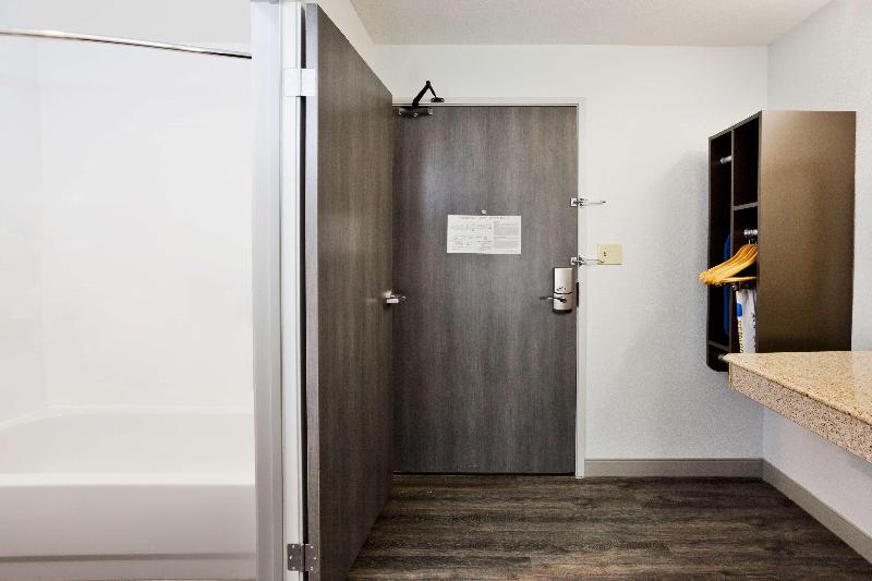 ホテル Studio 6 Corona, Ca West