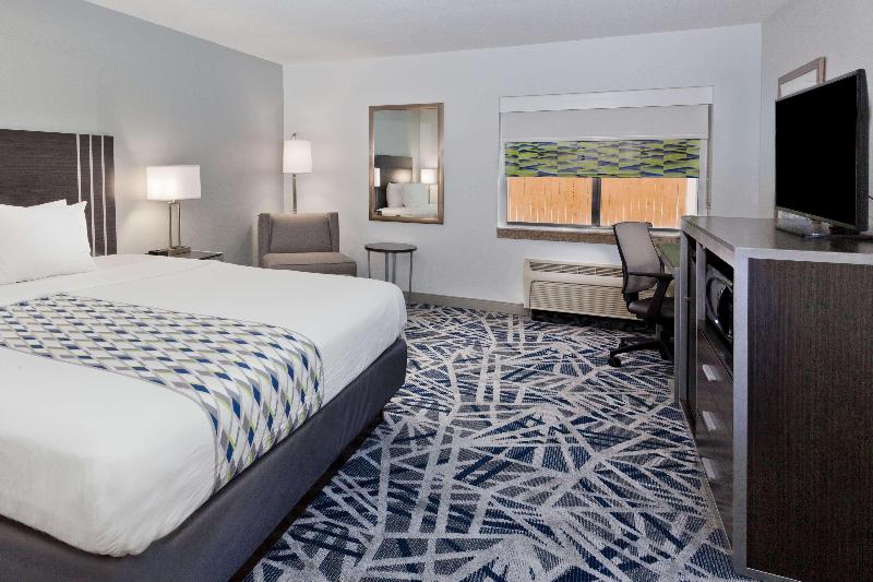 ホテル Studio 6 Corona, Ca West