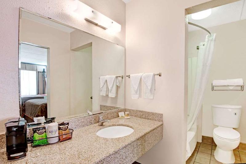 בית מלון כפרי Deluxe Inn San Antonio