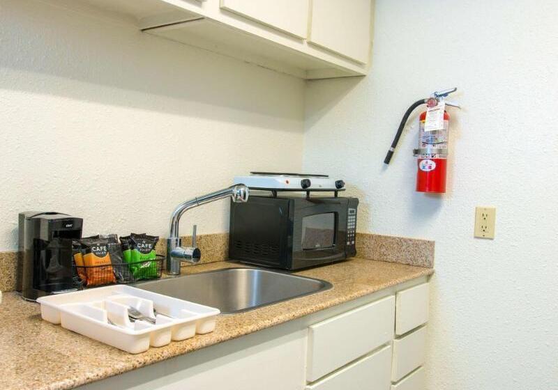 בית מלון כפרי Deluxe Inn San Antonio