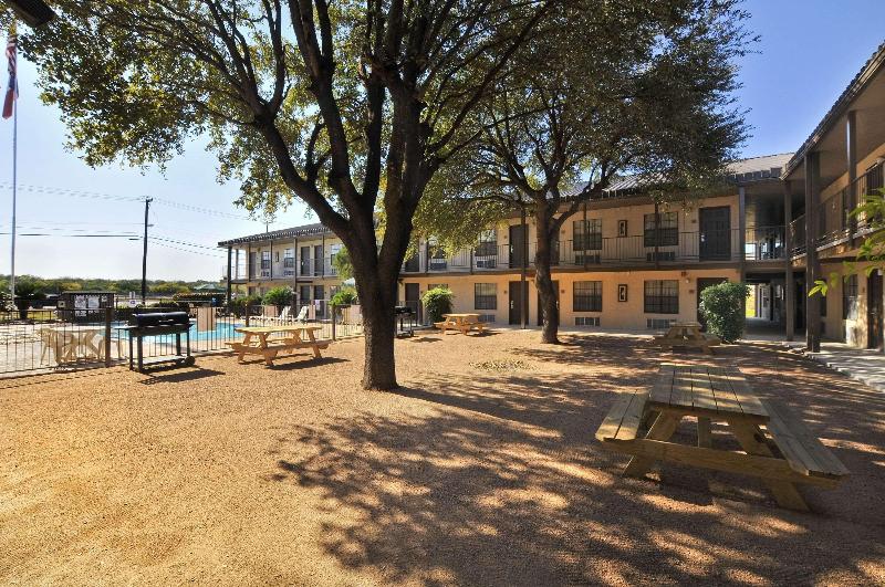 בית מלון כפרי Deluxe Inn San Antonio