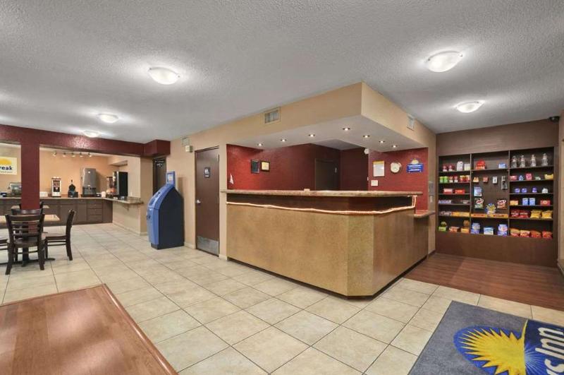 בית מלון כפרי Deluxe Inn San Antonio