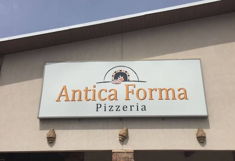 فندق Dinosaur Inn & Suites