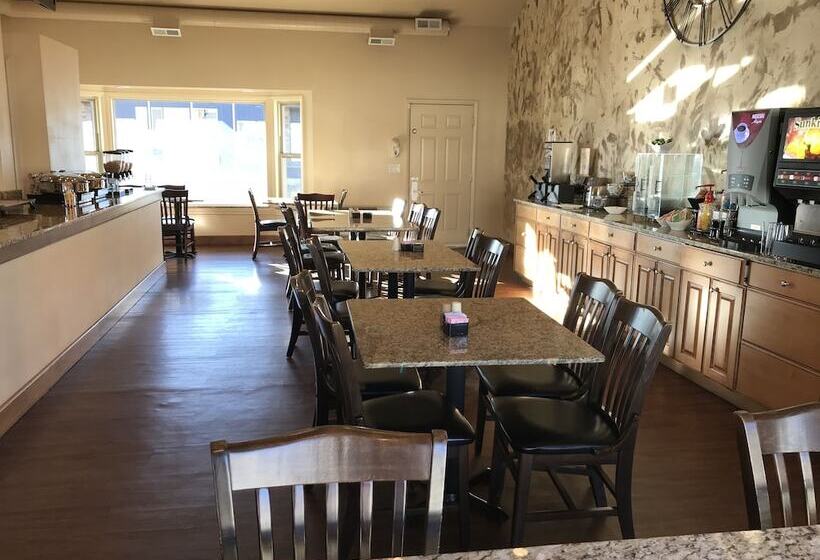 فندق Dinosaur Inn & Suites