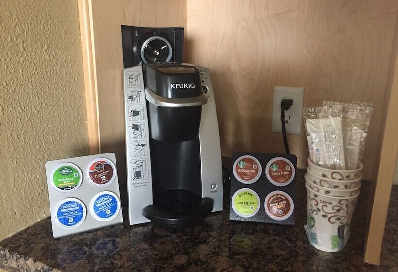 فندق Dinosaur Inn & Suites