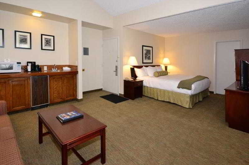 فندق Dinosaur Inn & Suites