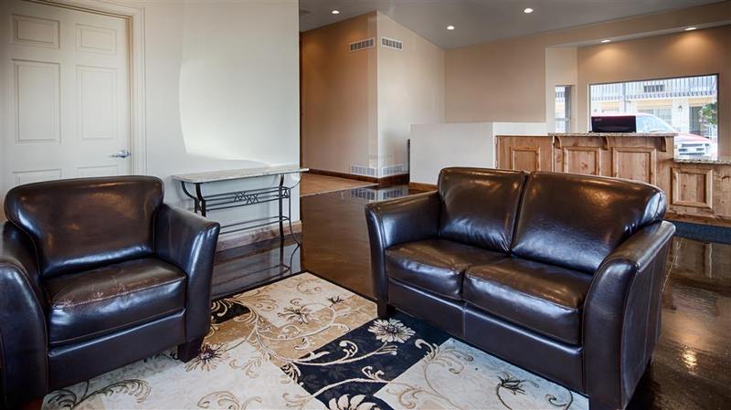 فندق Dinosaur Inn & Suites