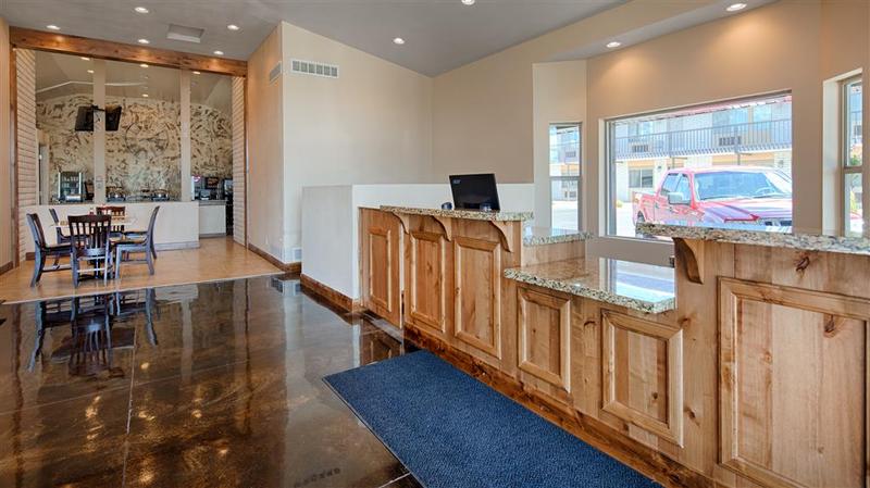 فندق Dinosaur Inn & Suites