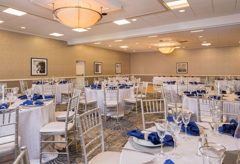 Doubletree By Hilton Hotel Laurel