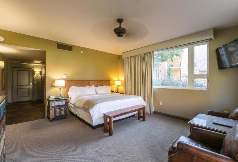 فندق Driftwood Lodge