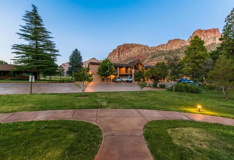 فندق Driftwood Lodge