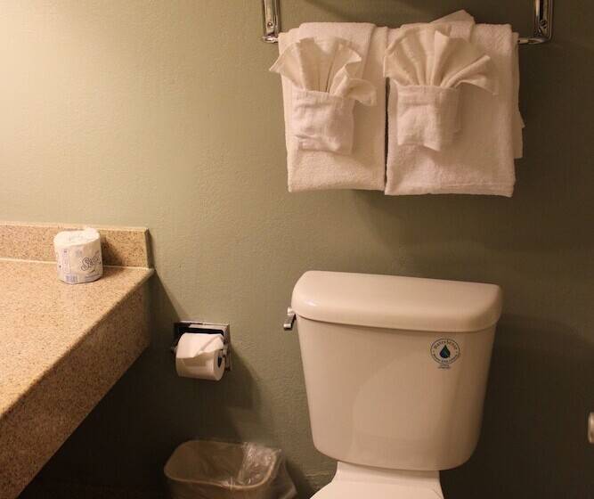 Clarion Hotel Bakersfield North