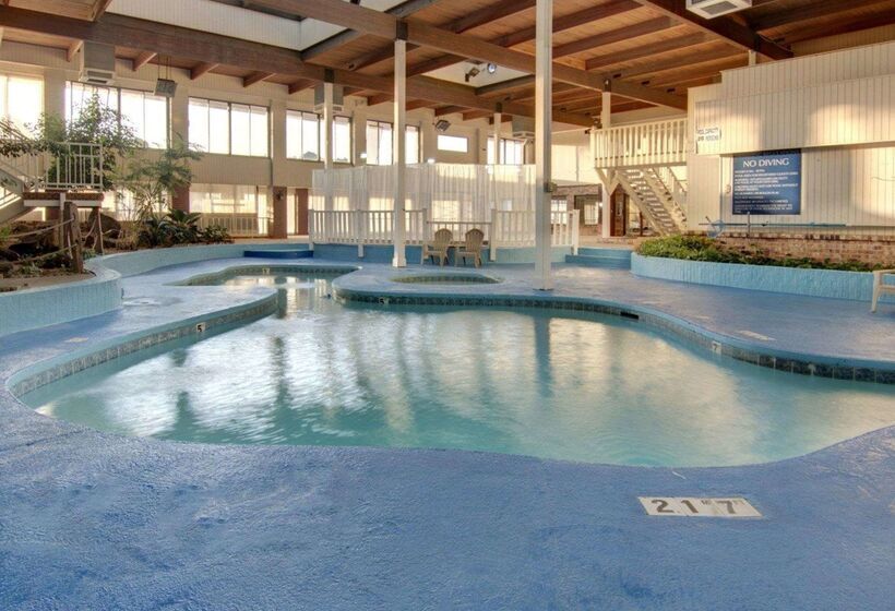 هتل Rodeway Inn Conference Center El Dorado