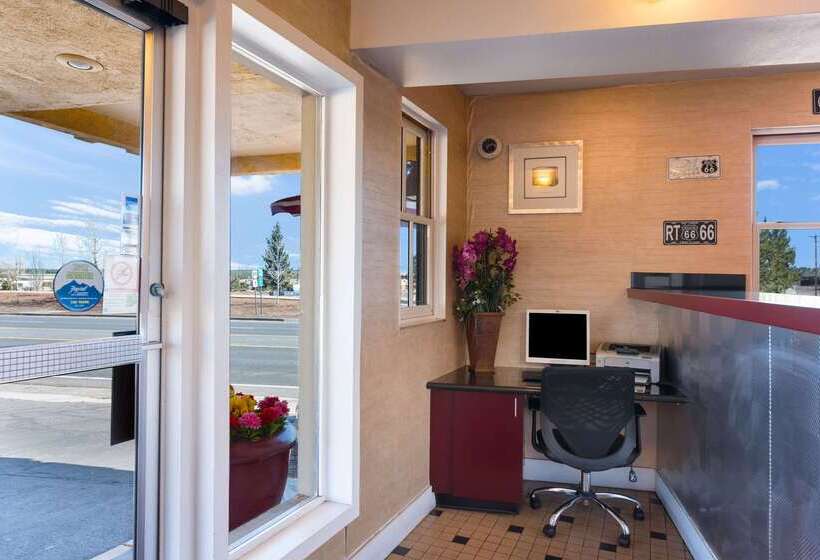 هتل Econo Lodge Flagstaff Route 66