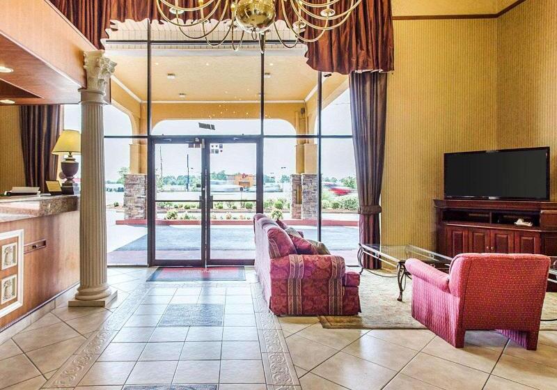 호텔 Econo Lodge Inn & Suites