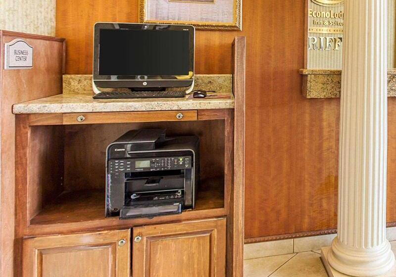 호텔 Econo Lodge Inn & Suites