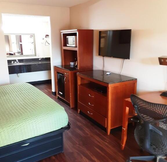 호텔 Econo Lodge Inn & Suites