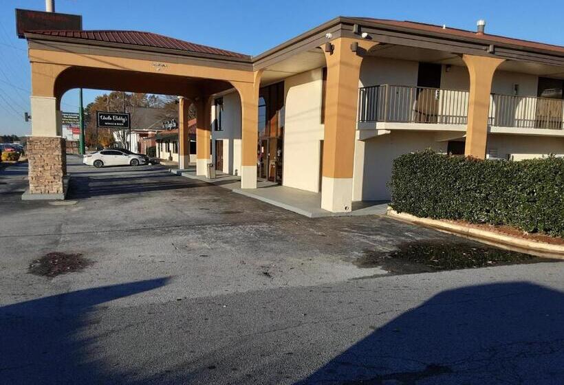 호텔 Econo Lodge Inn & Suites