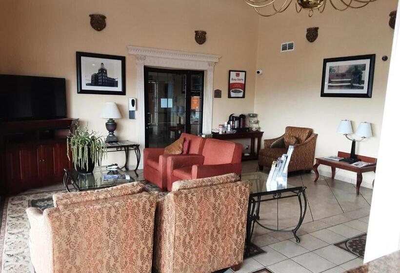 호텔 Econo Lodge Inn & Suites