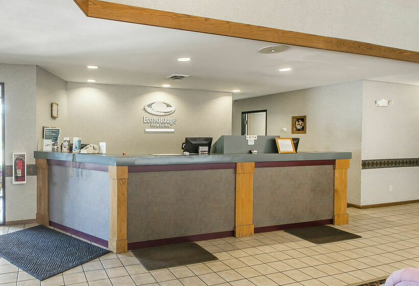 فندق Econo Lodge Inn & Suites