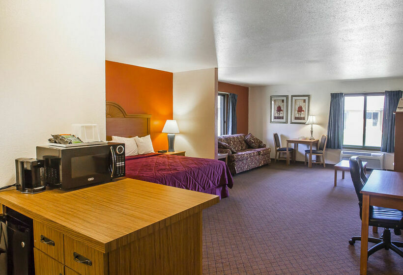 فندق Econo Lodge Inn & Suites