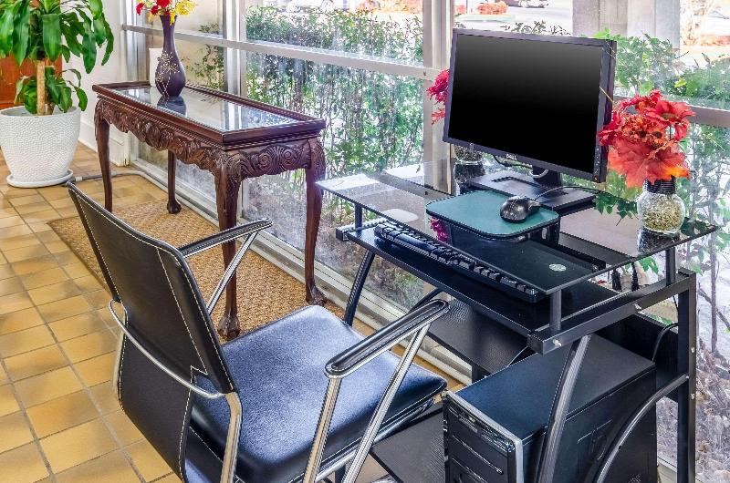 فندق Econo Lodge