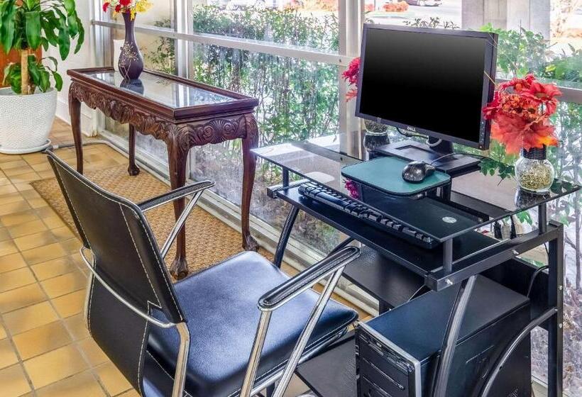 فندق Econo Lodge