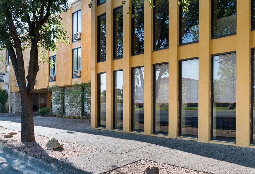 فندق Econo Lodge