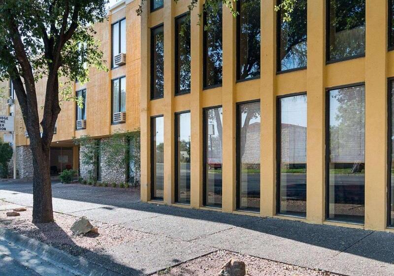 فندق Econo Lodge