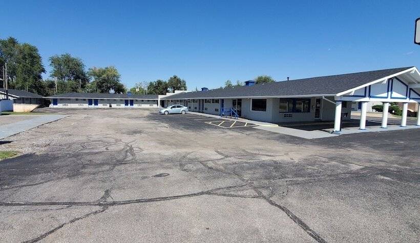 فندق Economy Inn