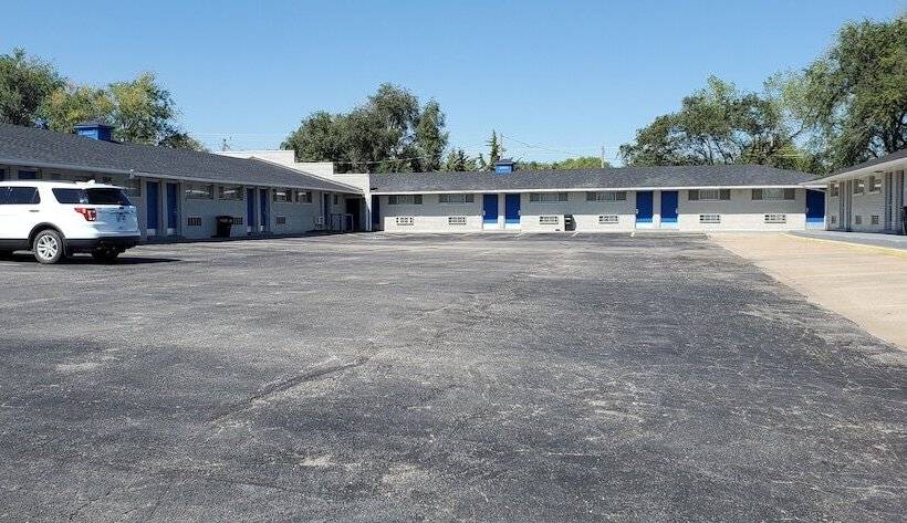 فندق Economy Inn