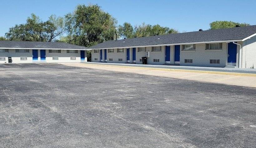 فندق Economy Inn