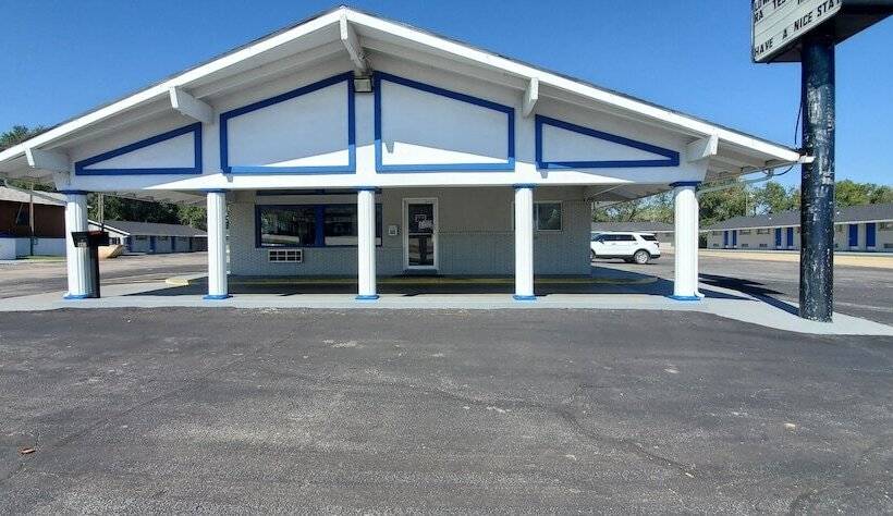 فندق Economy Inn