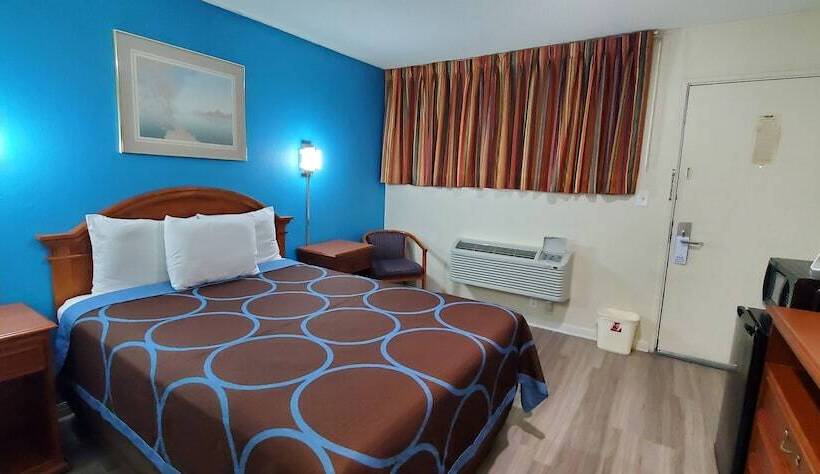 فندق Economy Inn