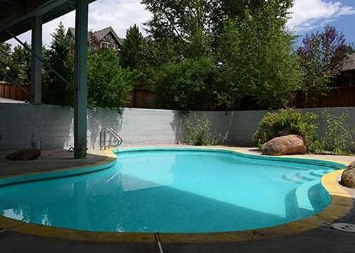 בית מלון כפרי Trailborn Rocky Mountains Outpost