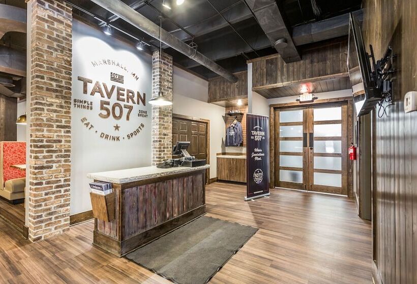 בית מלון כפרי Everspring Inn And Suites