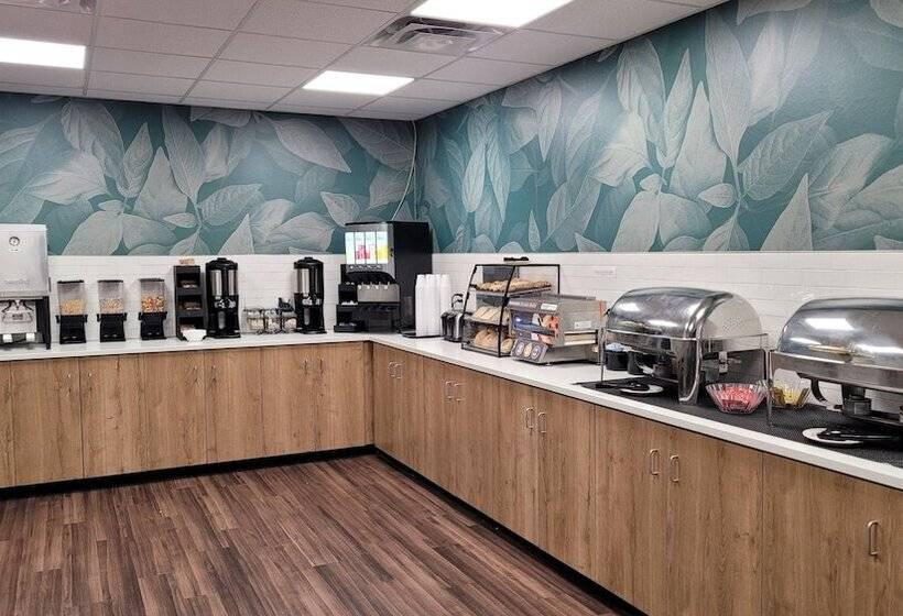 ホテル Everspring Inn And Suites