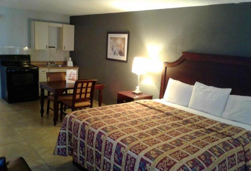בית מלון כפרי Express Inn & Suites   5 Miles From St Petersburg Clearwater Airport