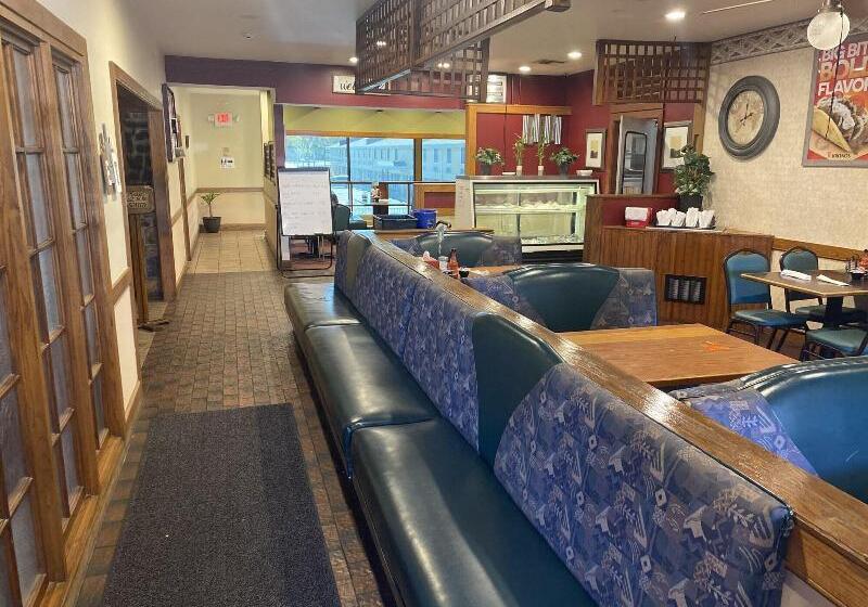 فندق Super 8 By Wyndham Fort Scott