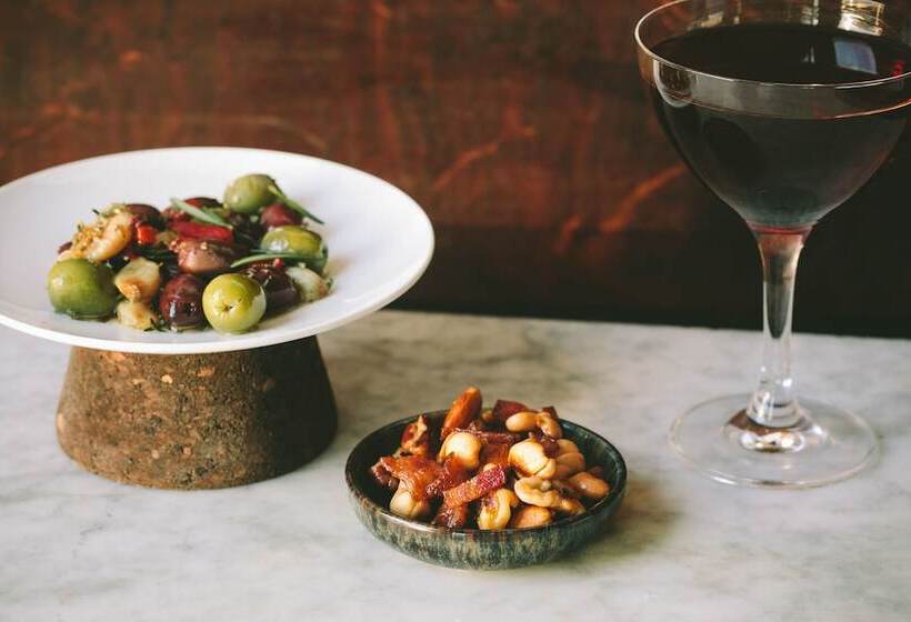 Freepoint Hotel Cambridge, Tapestry Collection By Hilton