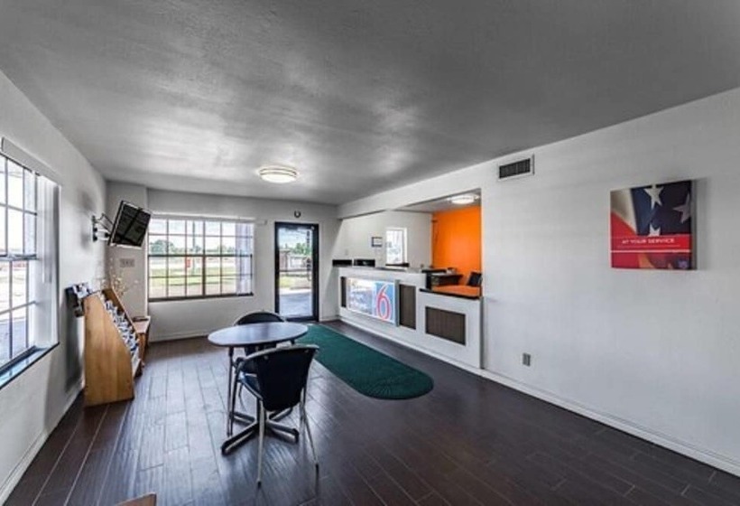 酒店 Giddings Executive Inn