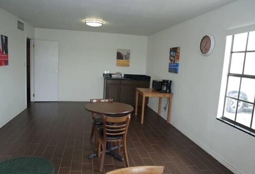 ホテル Giddings Executive Inn