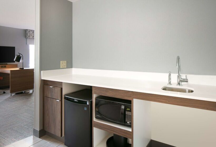 בית מלון כפרי Hampton Inn Dubuque